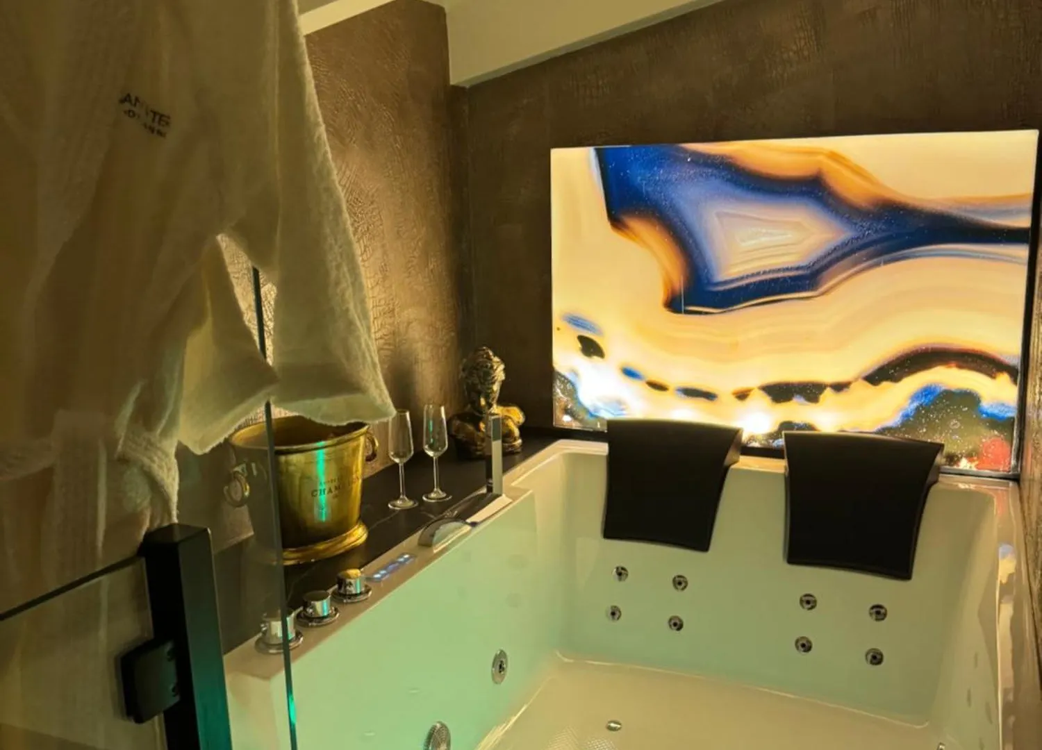 Santateresa19 Suite & Spa Palermo Italy
