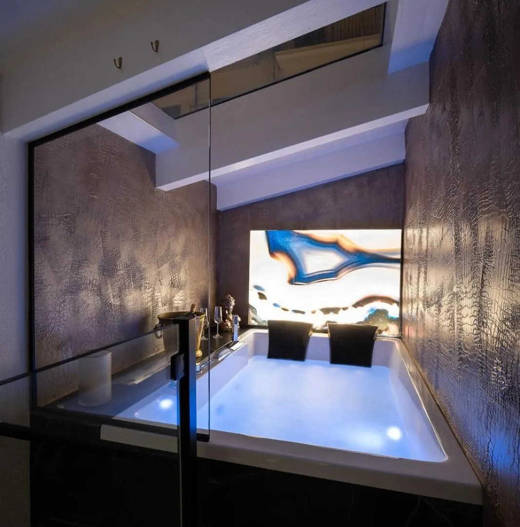 Santateresa19 Suite & Spa Palermo Italy